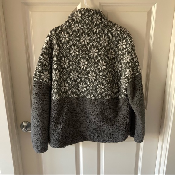 Winter Pattern Half Zip Pullover - Picture 2 of 4